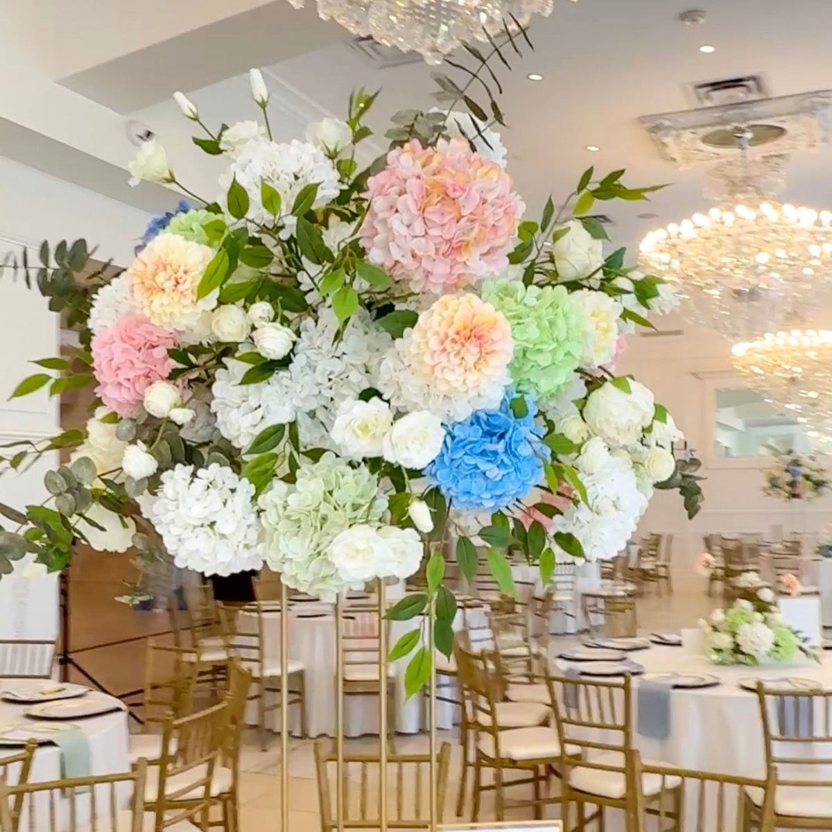 Elizabeth Grand Centerpieces on Harlow Stands | Set of 6