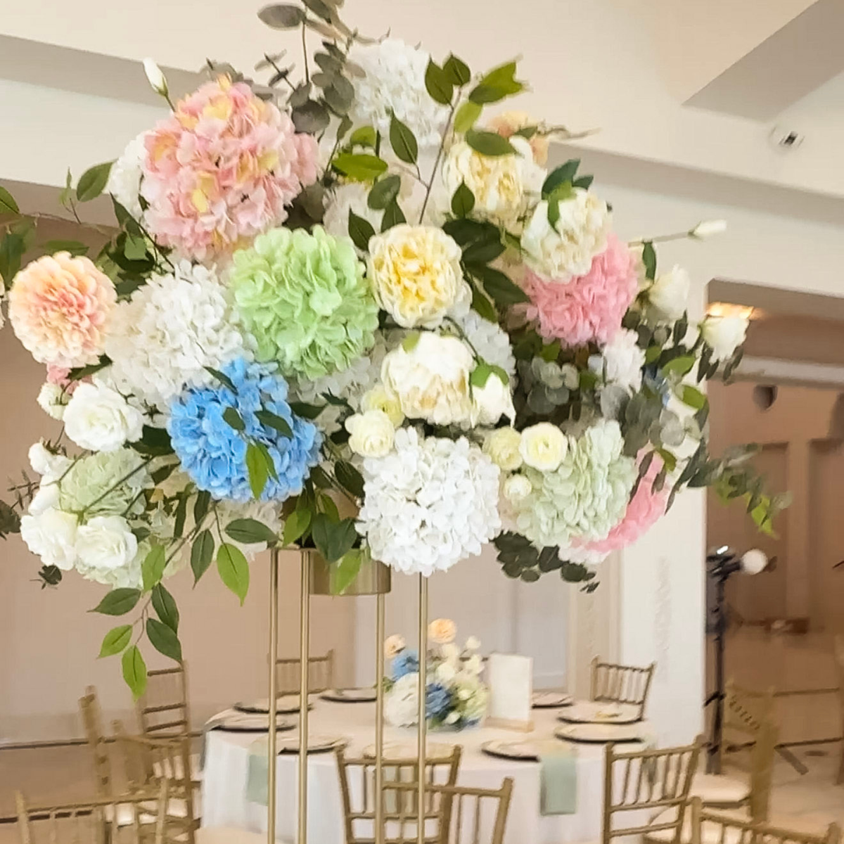 Elizabeth Grand Centerpieces on Harlow Stands | Set of 6