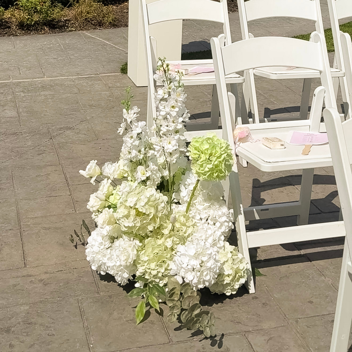 Elizabeth Aisle Flowers | Set of 8